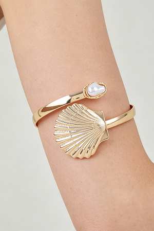 Polished Clam Shell Wrap Arm Cuff