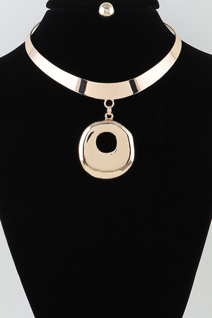 Shiny Modern Disc Necklace