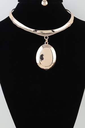 Shiny Hammered Choker Necklace